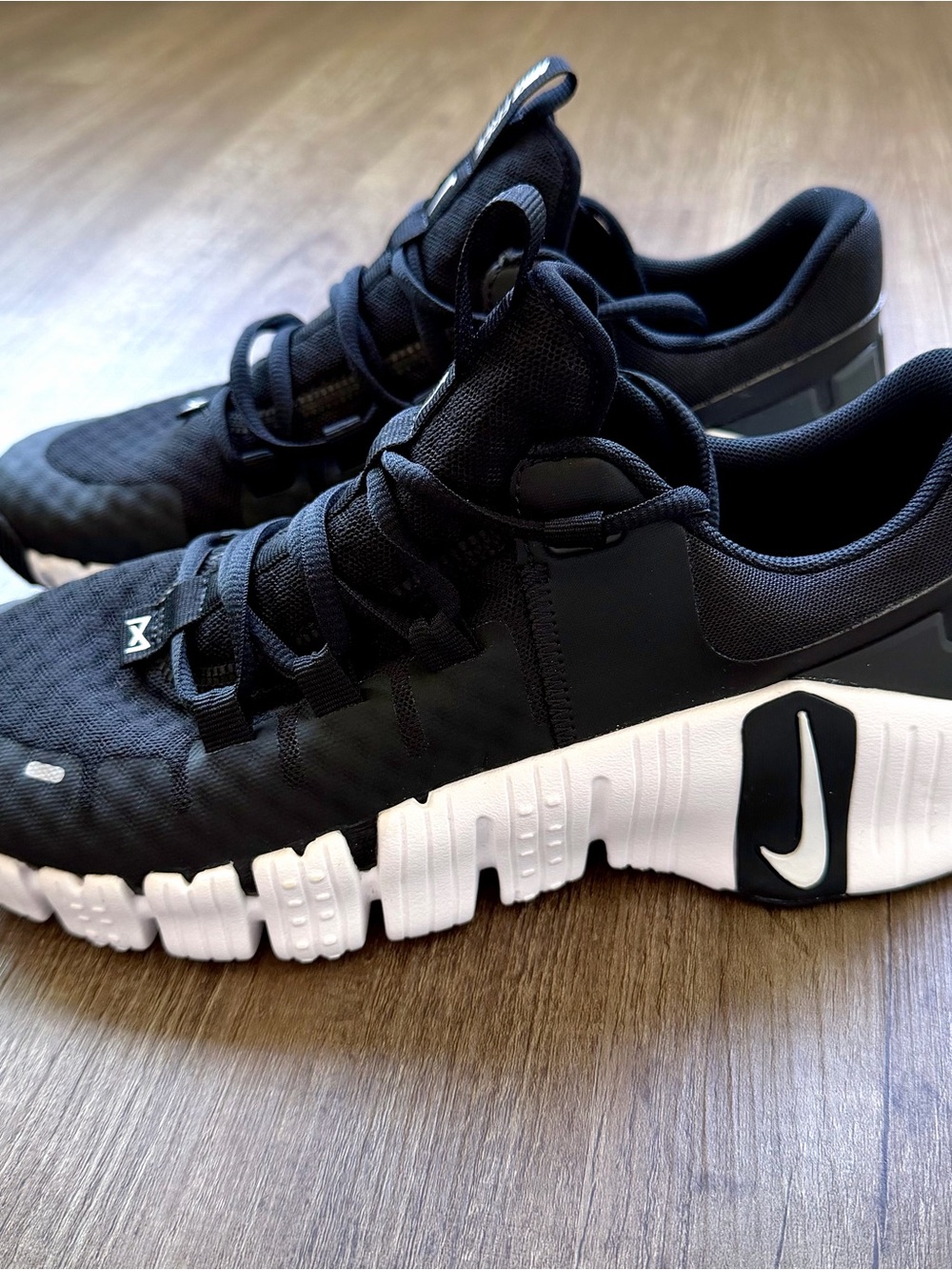 NEW Nike Free Metcon 5 Black White Anthracite DV3949-001 Women’s 9.5